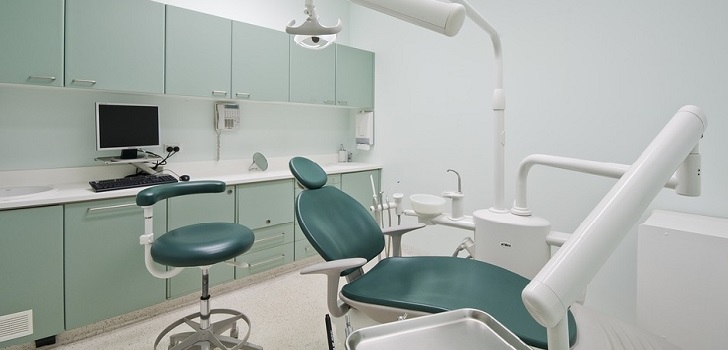 El número dentistas colegiados en España crece un 3% en el último lustro